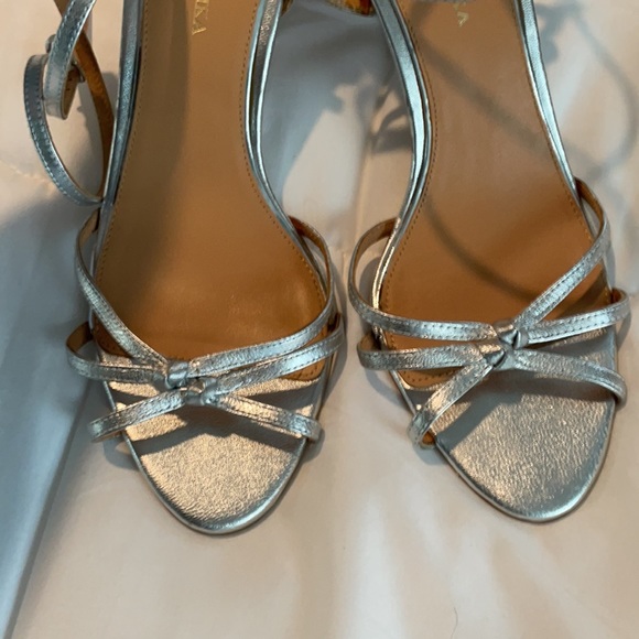 Badgley Mischka strappy sandals - Picture 2 of 10